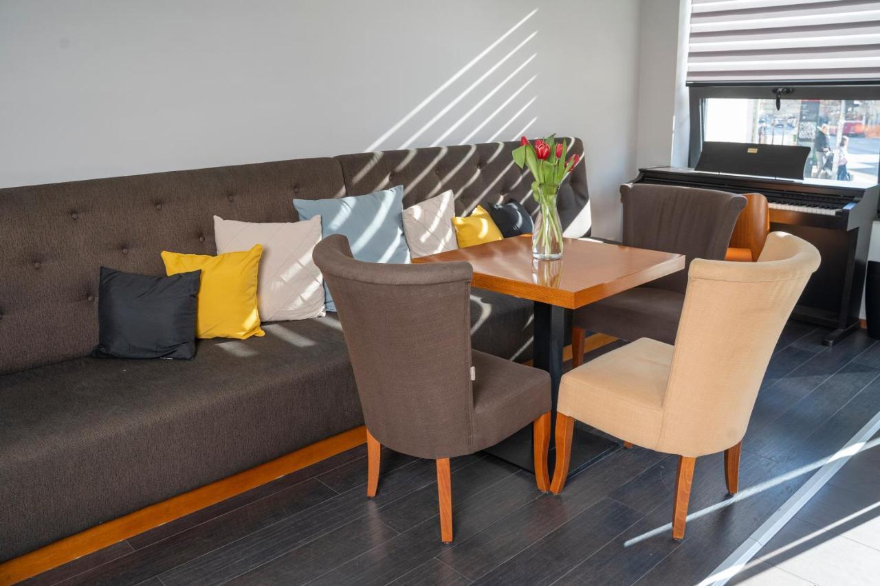 Akacija Luxury Suites Belgrad Exteriör bild