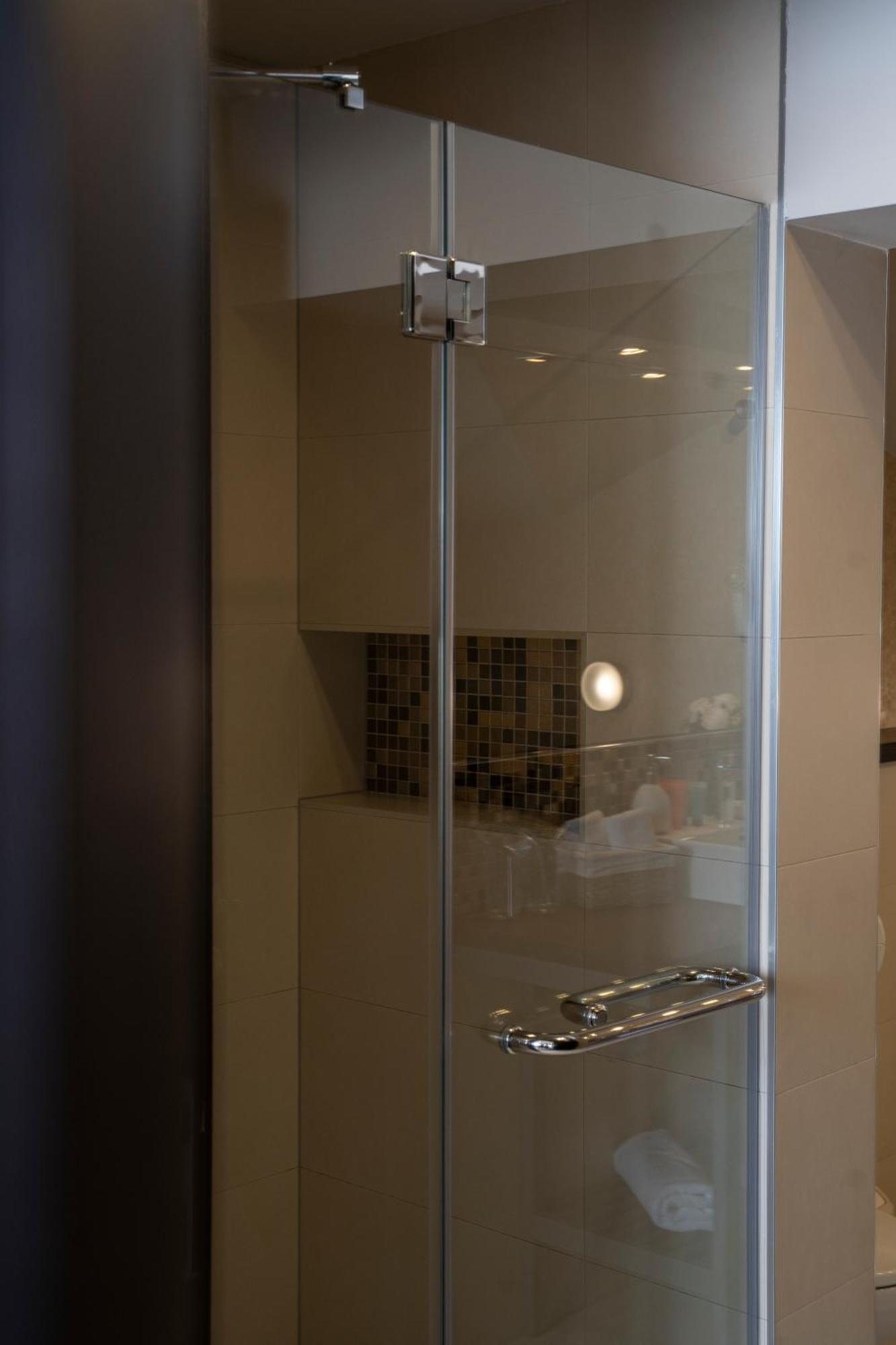 Akacija Luxury Suites Belgrad Rum bild